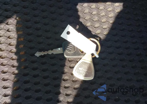 2001 Mercury Cougar V6/V6 S из США, поврежденный, VIN 1ZWFT61L415625396